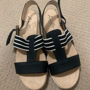 Abella sandal, size 9